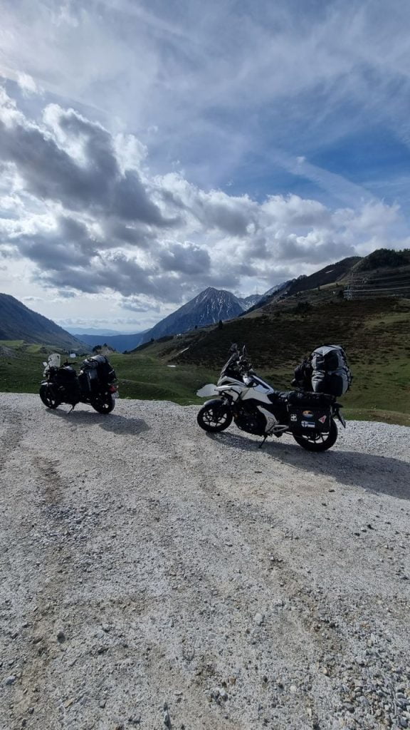 photo_5807559081941124771_y